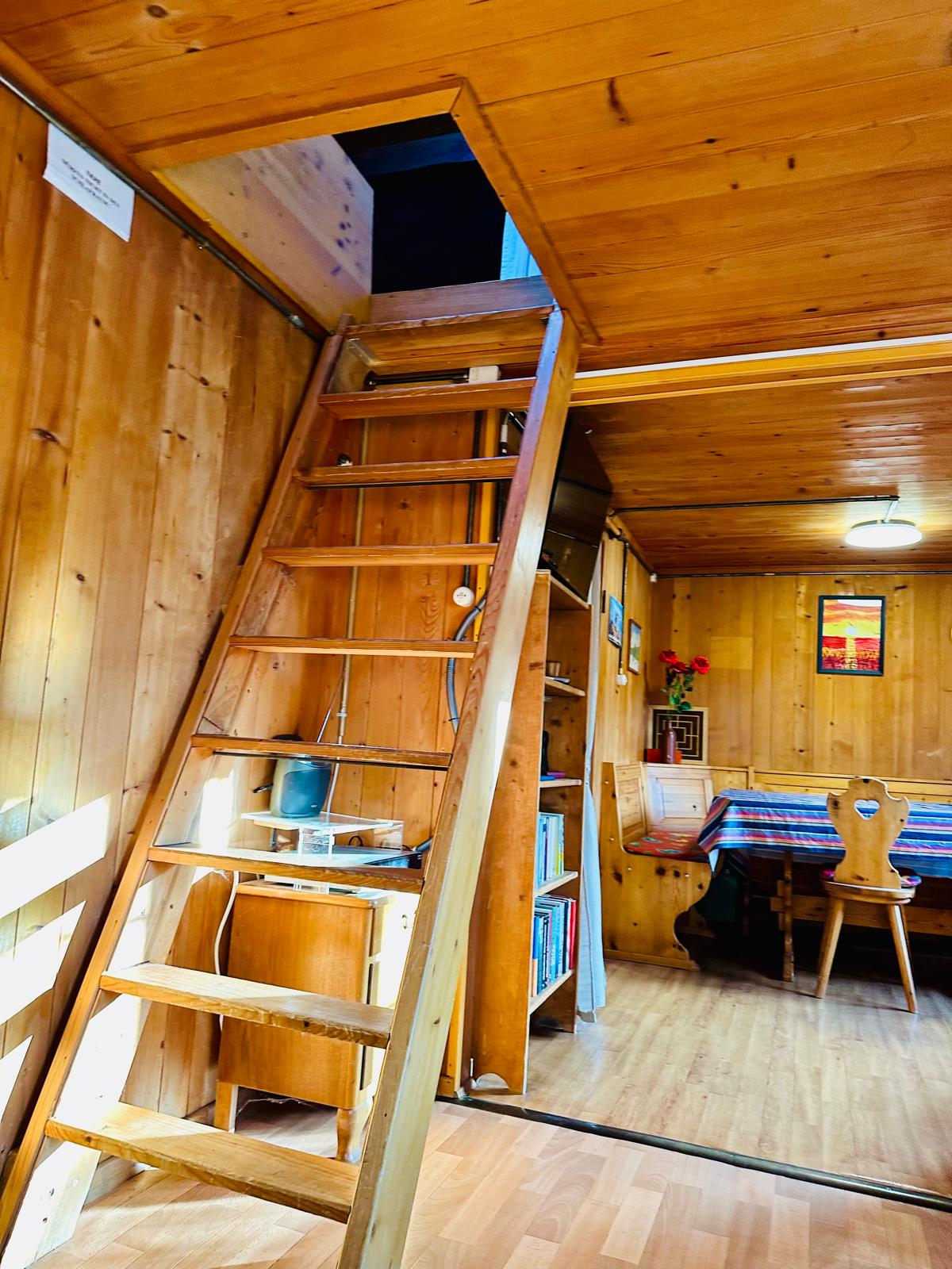 Treppe zum Schlafraum